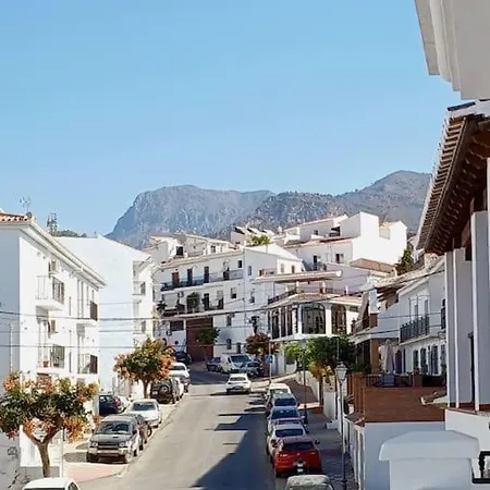 Limerencia: Tu Hogar En Blanco Pueblo