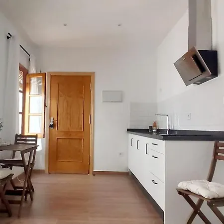 Limerencia: Tu Hogar En Blanco Pueblo Apartamento *