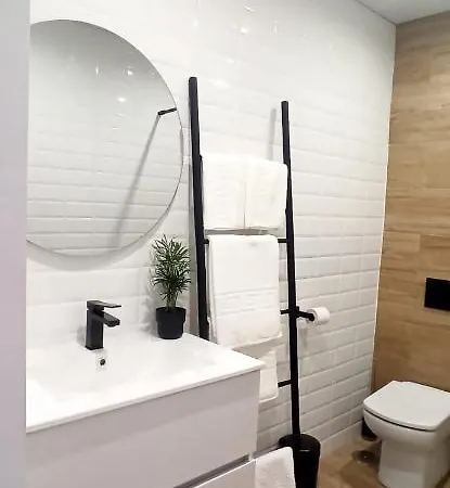 Limerencia: Tu Hogar En Blanco Pueblo Apartamento *